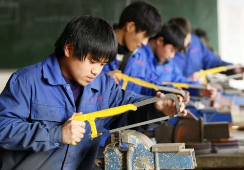 建議12年基礎(chǔ)教育縮短到9年