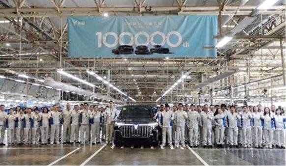 小米深夜硬剛智己,敦促道歉;固特烈馬豐富的選裝包發布