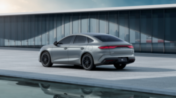 秦L外觀首曝!“新國潮龍顏美學”引領中 級轎車 新趨勢