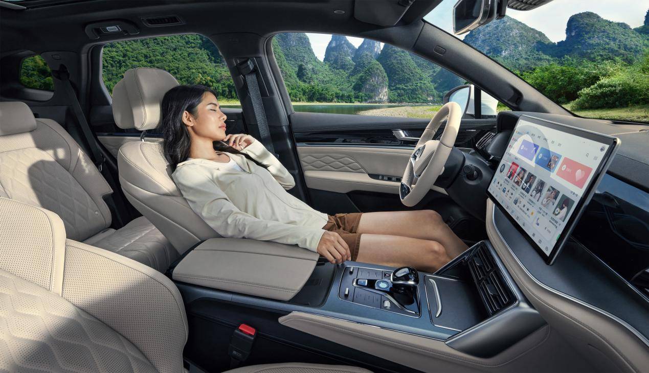 新車出擊!唐EV、唐DM-p雙雙推出榮耀版,起售價21.98萬元