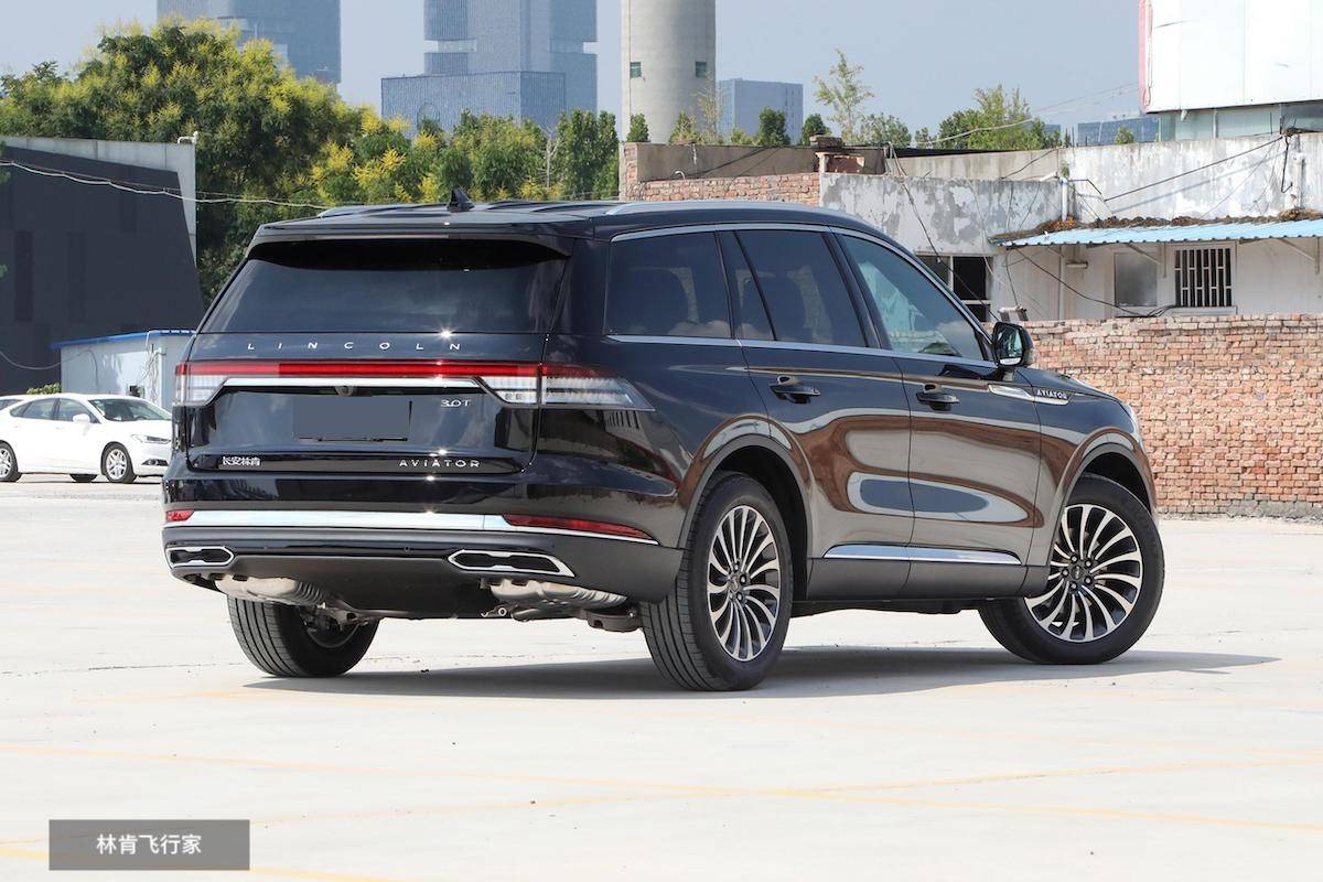 預算60萬買豪華SUV,林肯飛行家對比奧迪Q7,究竟誰更勝一籌?