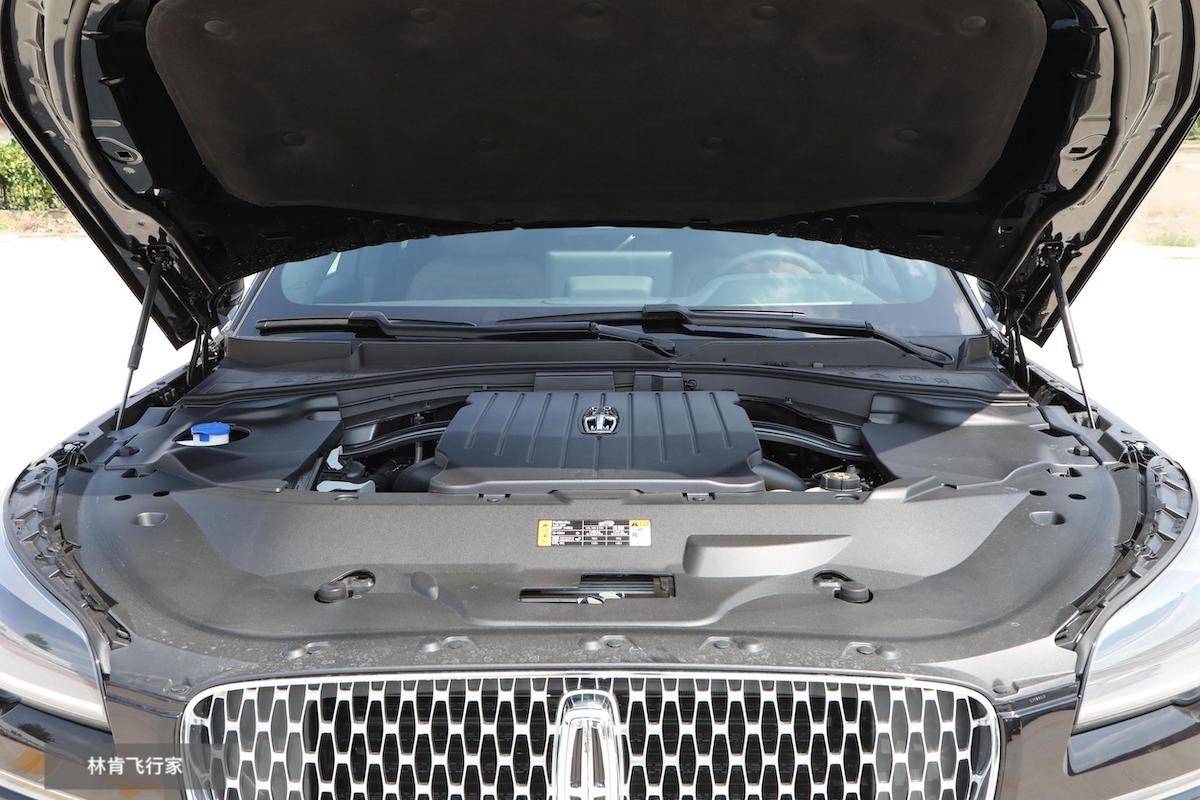 預算60萬買豪華SUV,林肯飛行家對比奧迪Q7,究竟誰更勝一籌?