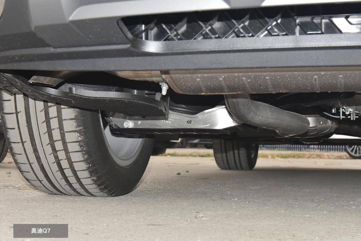 預算60萬買豪華SUV,林肯飛行家對比奧迪Q7,究竟誰更勝一籌?