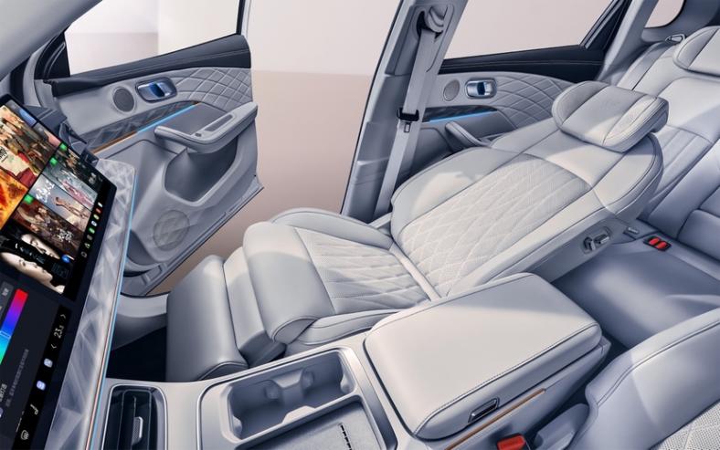 哪吒L售價(jià)12.99萬起 掀桌子這事兒真的很哪吒