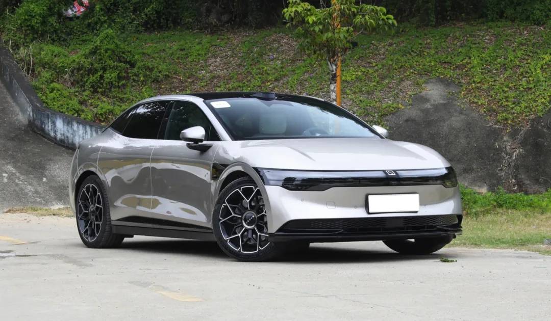 ?試駕全新極氪001,是比小米SU7更好的選擇嗎?