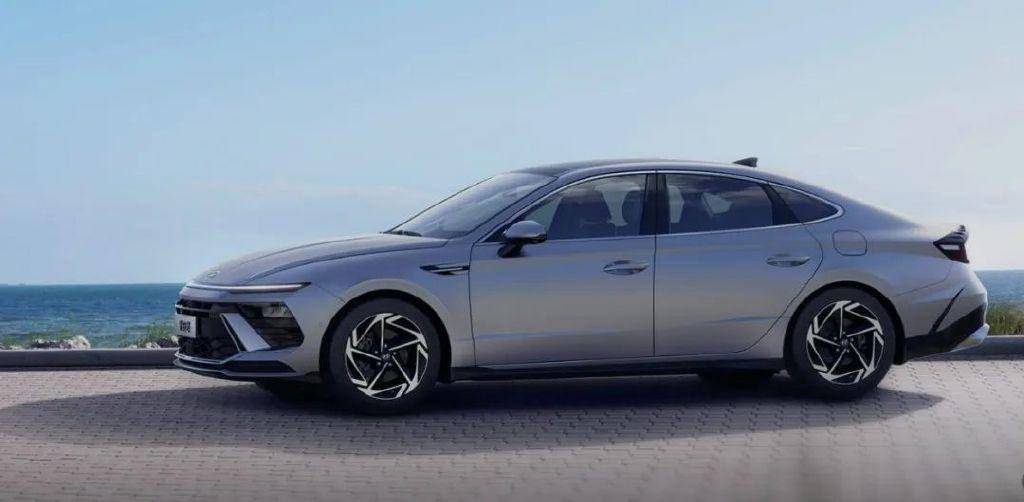 現(xiàn)代索納塔VS大眾帕薩特:高品質(zhì)合資中型轎車誰更值?