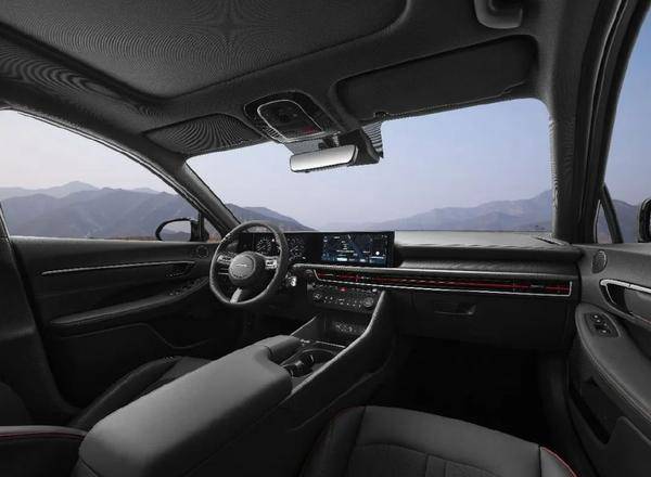 現(xiàn)代索納塔VS大眾帕薩特:高品質(zhì)合資中型轎車誰更值?