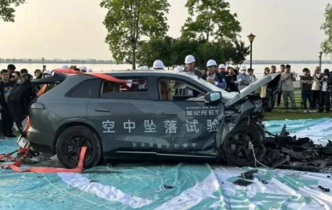 “32米高空墜落”,奇瑞也玩花活,網(wǎng)友:好好賣車不行?