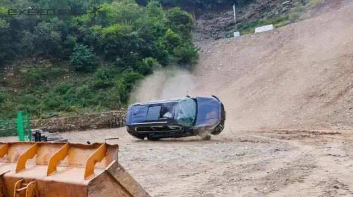 “32米高空墜落”,奇瑞也玩花活,網(wǎng)友:好好賣車不行?