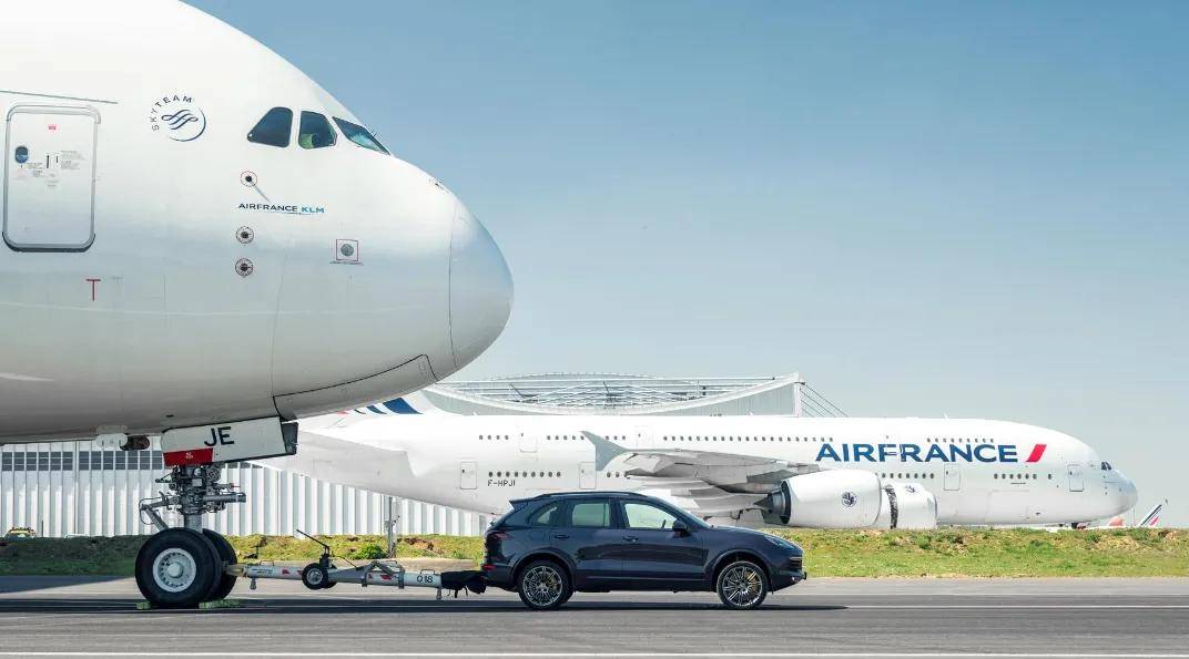 “32米高空墜落”,奇瑞也玩花活,網(wǎng)友:好好賣車不行?