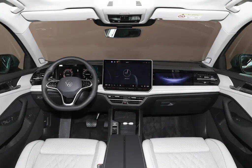 全新邁騰終于要來了,車長近5米,內飾三塊屏,能否延續爆款?