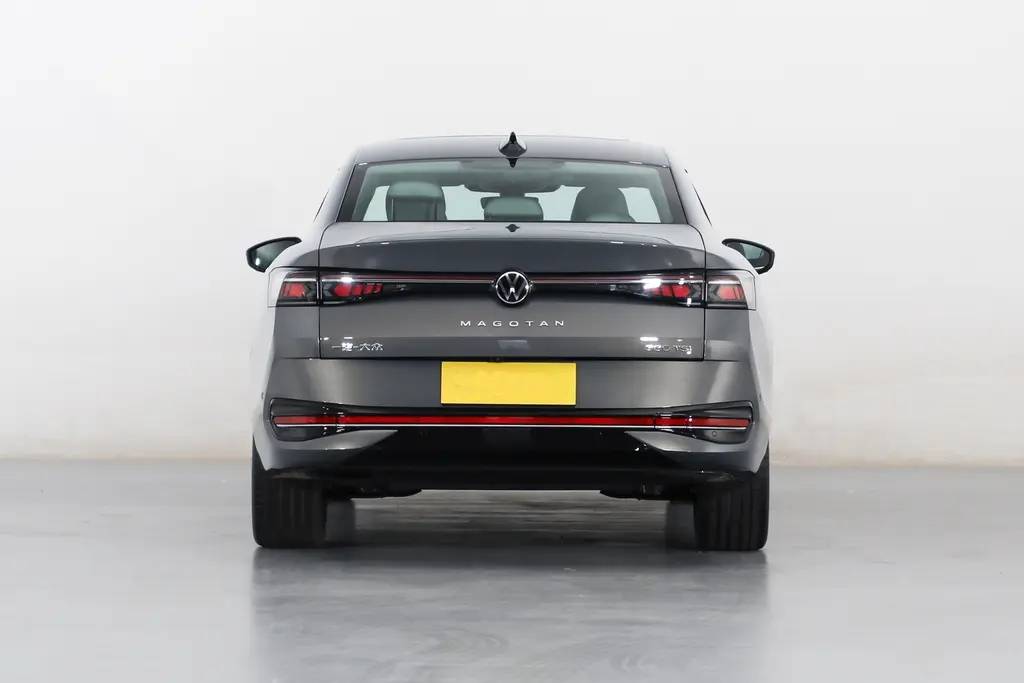 全新邁騰終于要來了,車長近5米,內飾三塊屏,能否延續爆款?