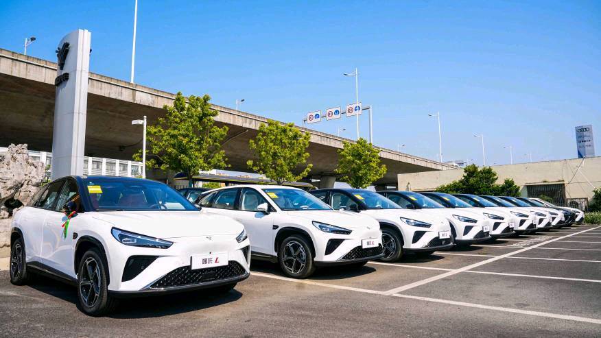 “卷產(chǎn)品”又“卷服務(wù)” 哪吒汽車CEO張勇保姆式服務(wù)到底