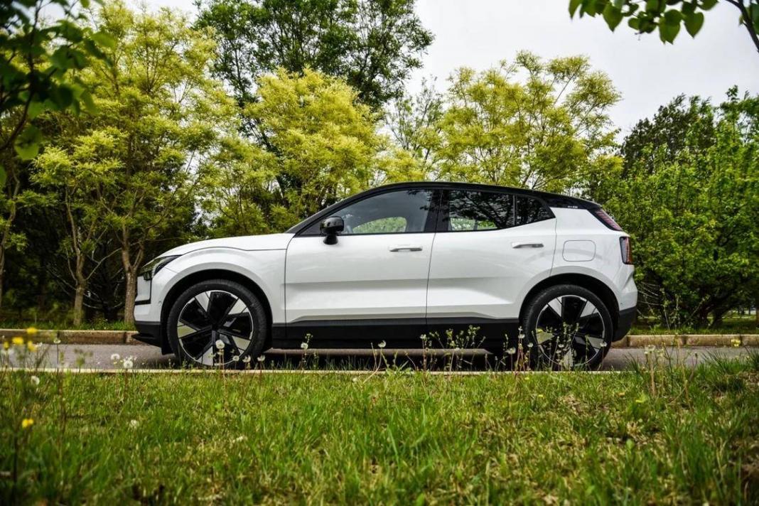 沃爾沃EX30小型純電SUV 售價20.8萬起