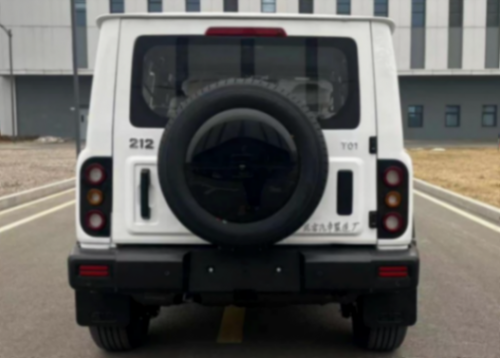 2.0T自動(dòng)擋,有大屏,有低四有前后鎖,新北京212煥然一新