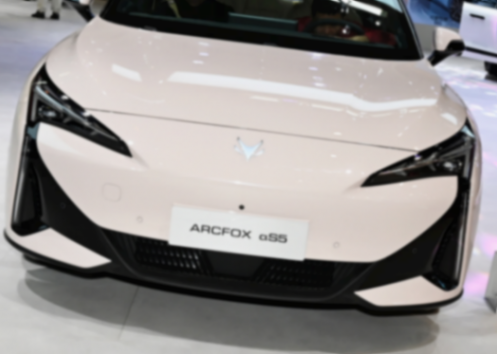 2.9米軸距大轎跑,極狐阿爾法S5定價低調,何必盯著小米SU7?