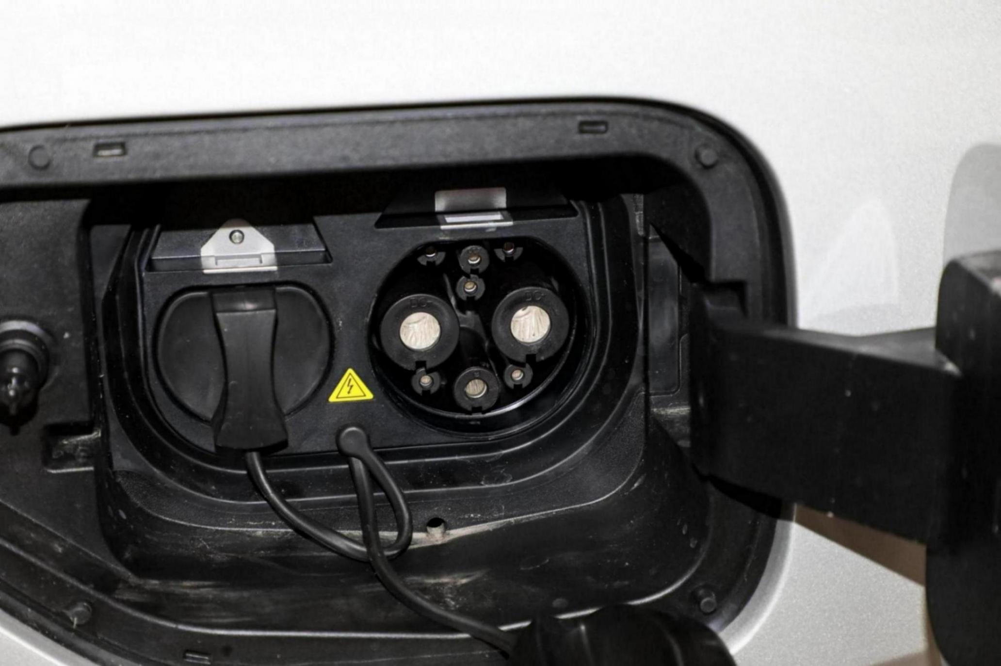 新能源6座中大型SUV又添一員,配冰箱、彩電,本月16號上市