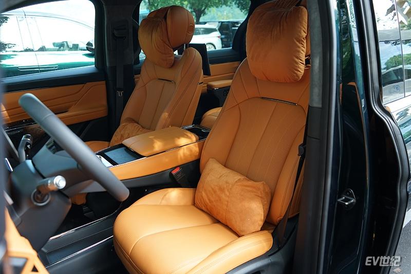 空間寬敞乘坐舒適,坐翼真L380感受陸上“頭等艙”