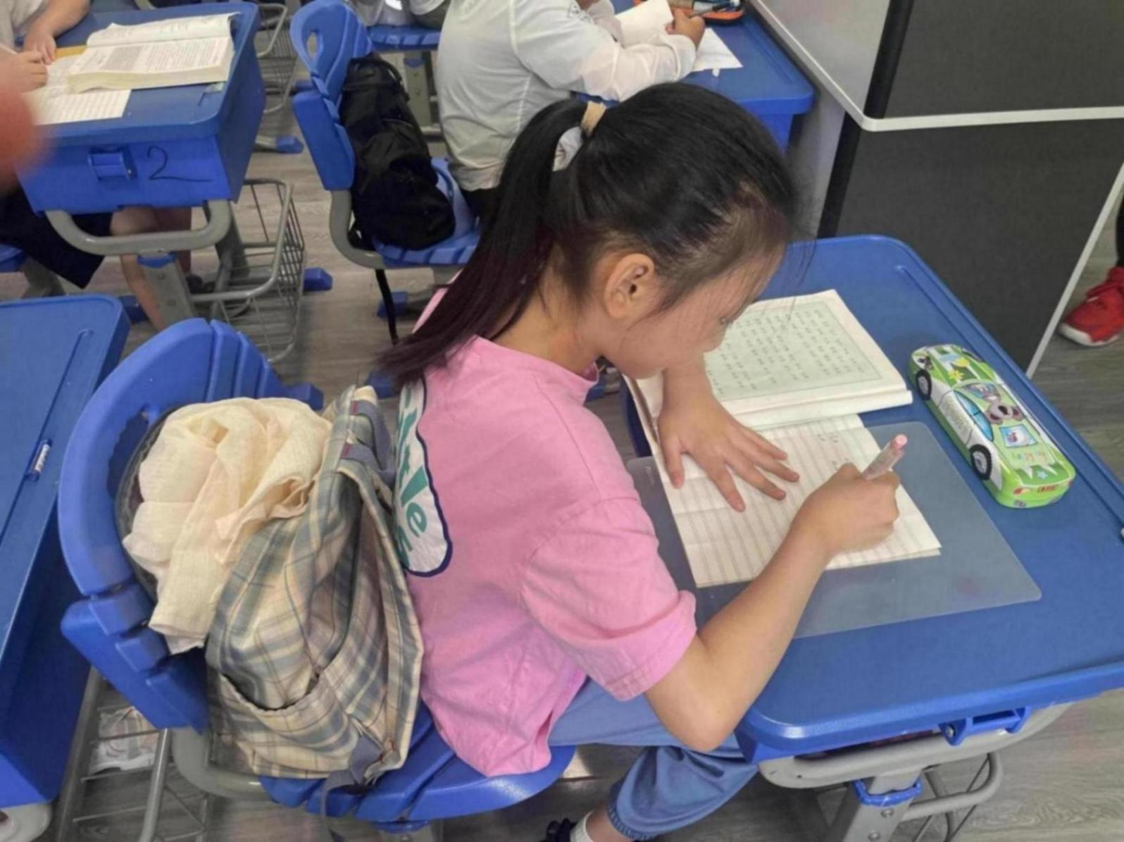 上海小學生愛心暑托班開班:第一課是安全教育,“搶課不難”