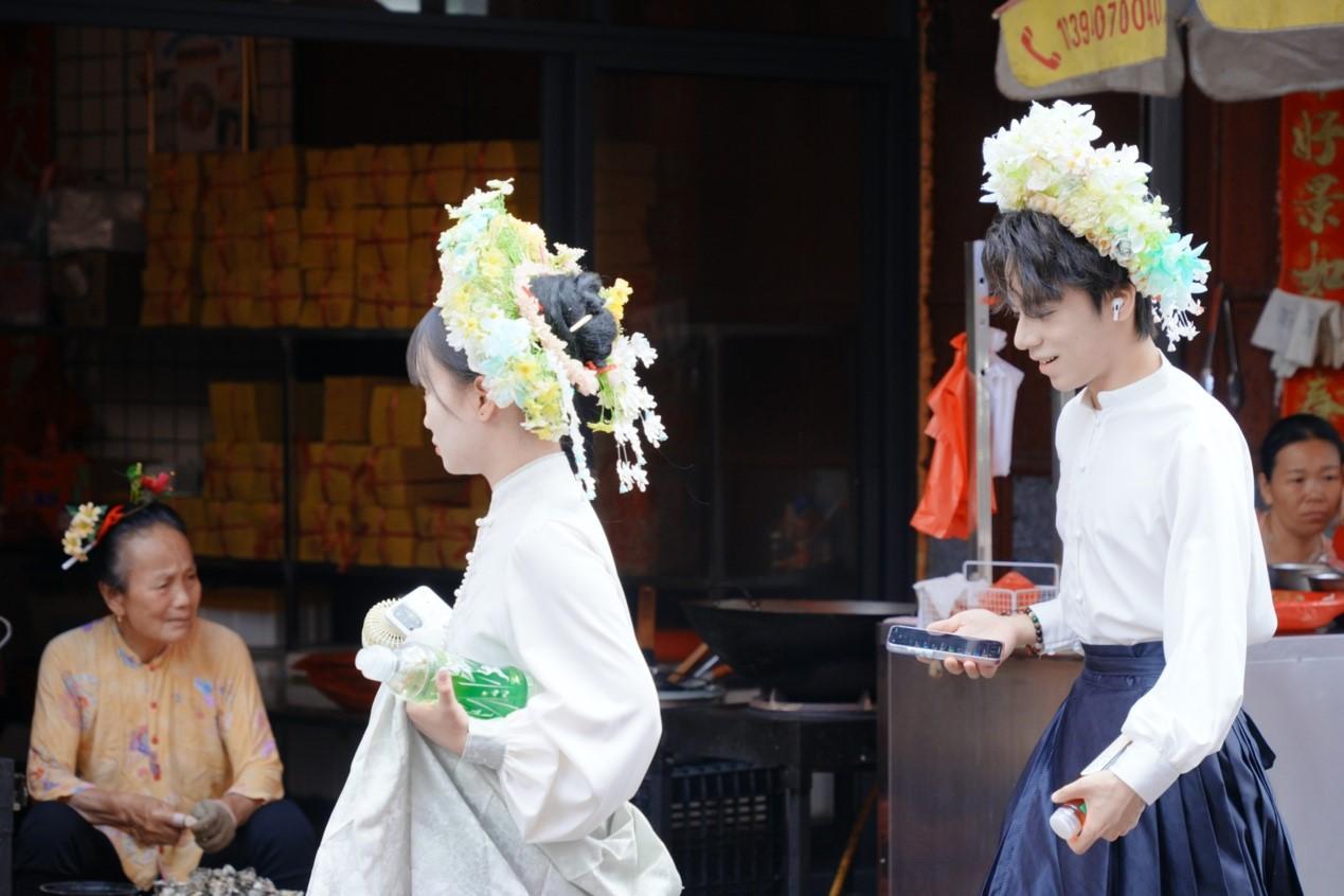 探訪網紅城市泉州:滿城盡是簪花人