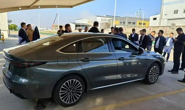 實力不輸秦L,奇瑞風云A8L街頭實拍圖曝光,預計10萬內起售-有駕 實力不輸秦L,奇瑞風云A8L街頭實拍圖曝光,預計10萬內起售-有駕