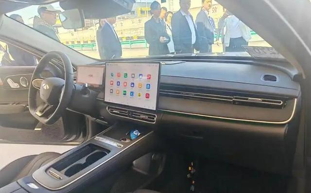 實力不輸秦L,奇瑞風云A8L街頭實拍圖曝光,預計10萬內起售-有駕 實力不輸秦L,奇瑞風云A8L街頭實拍圖曝光,預計10萬內起售-有駕