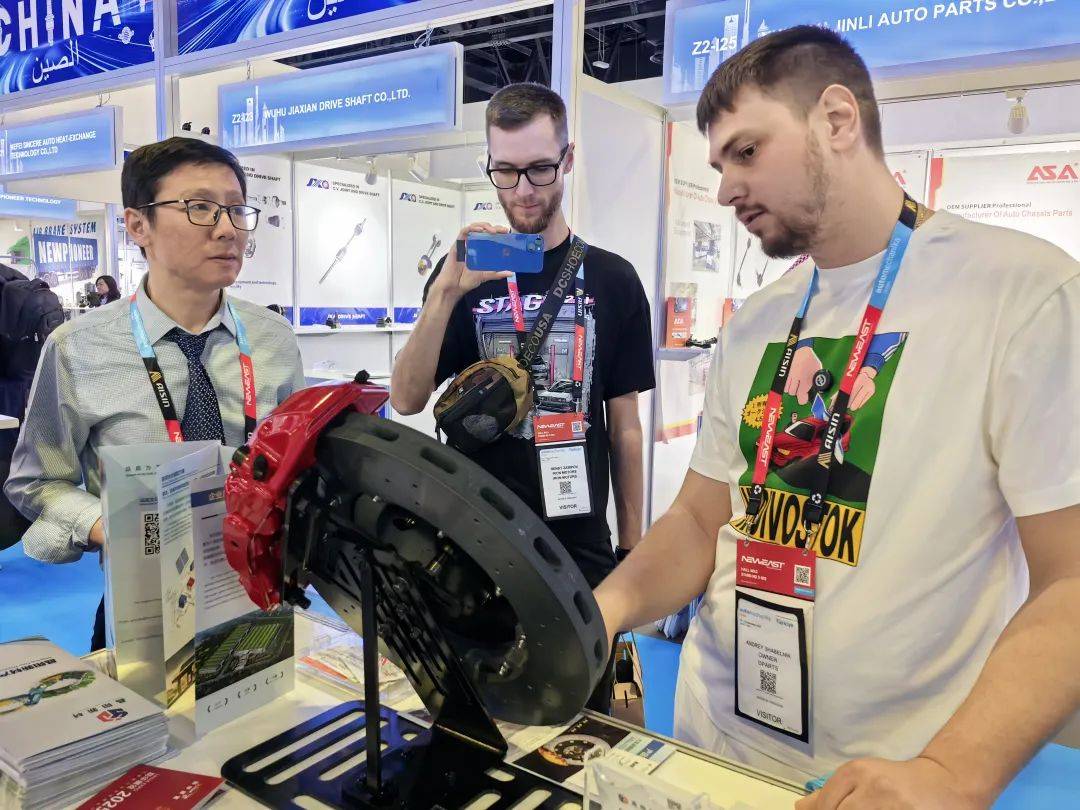 “興文造”汽車配件亮相2024年中東迪拜汽配展覽會(huì)