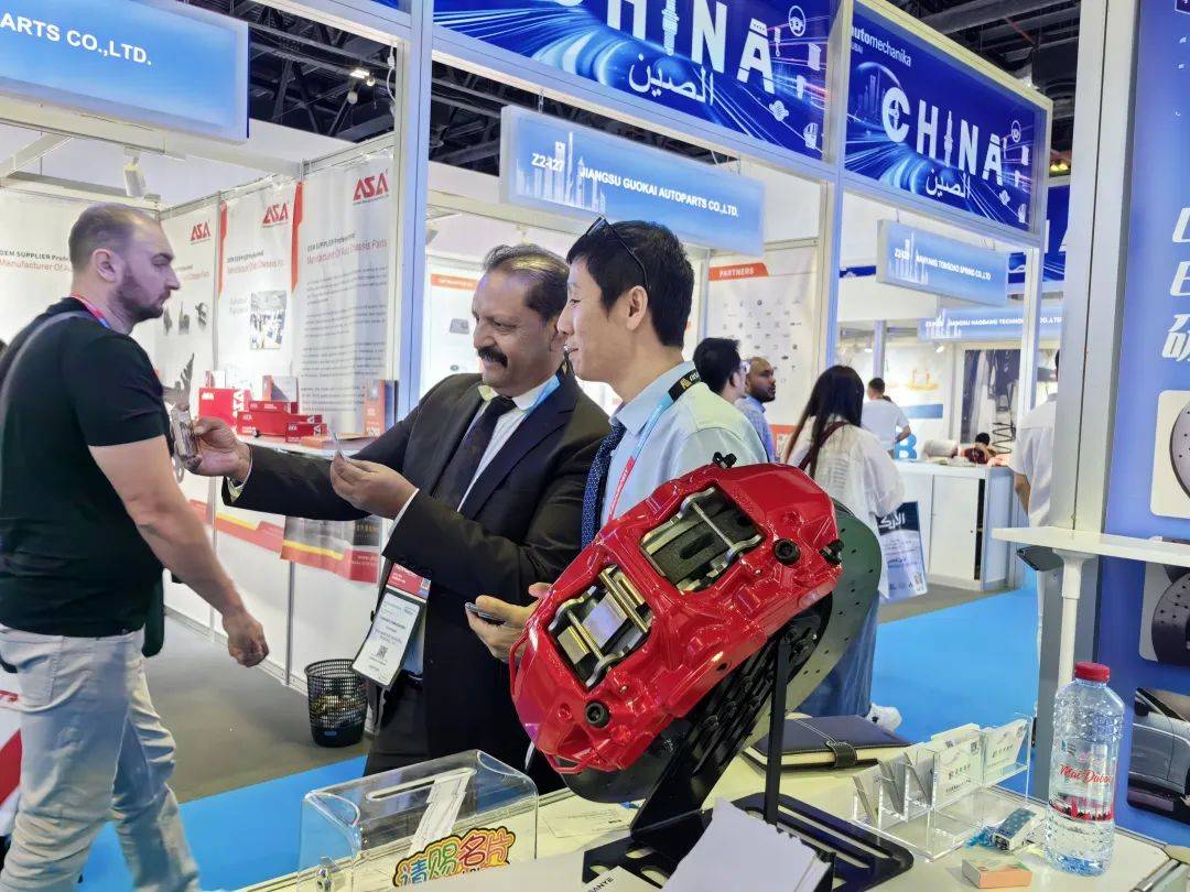 “興文造”汽車配件亮相2024年中東迪拜汽配展覽會(huì)