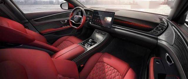 漢L霸氣來襲,媲美保時捷帕拉梅拉,續(xù)航1500km,這價格不火都難