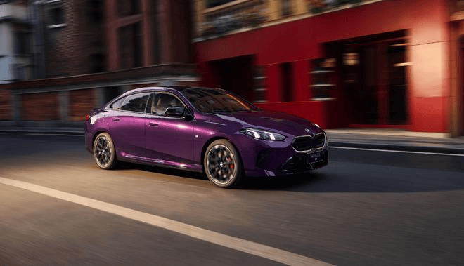 寶馬2系四門(mén)轎跑震撼登場(chǎng),運(yùn)動(dòng)豪華新體驗(yàn)等你來(lái)享!