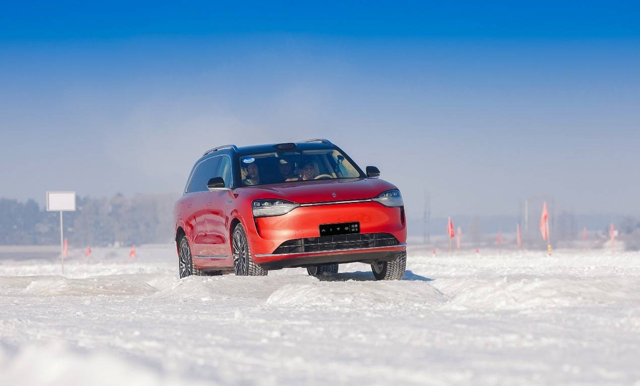 全心全意為用戶服務(wù) 張興海參與問(wèn)界五大連池極寒測(cè)試