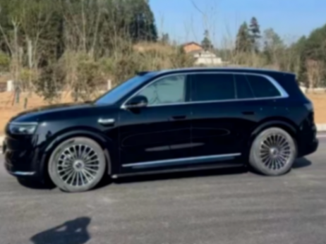 問界M8實車曝光,大是挺大,所以能打過理想L9嗎?