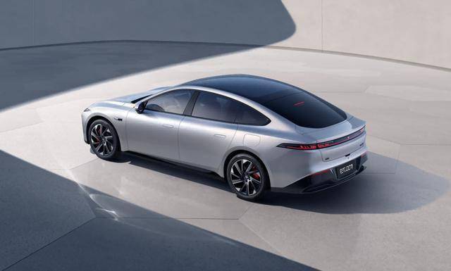 軸距近3米的轎跑車,續航1300km,僅售13萬多,還要啥比亞迪漢?