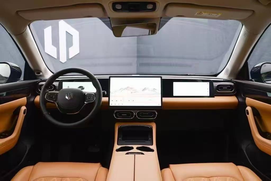 新能源SUV銷冠對決,零跑C11和宋PLUS DM-i,增程和插混怎么選?