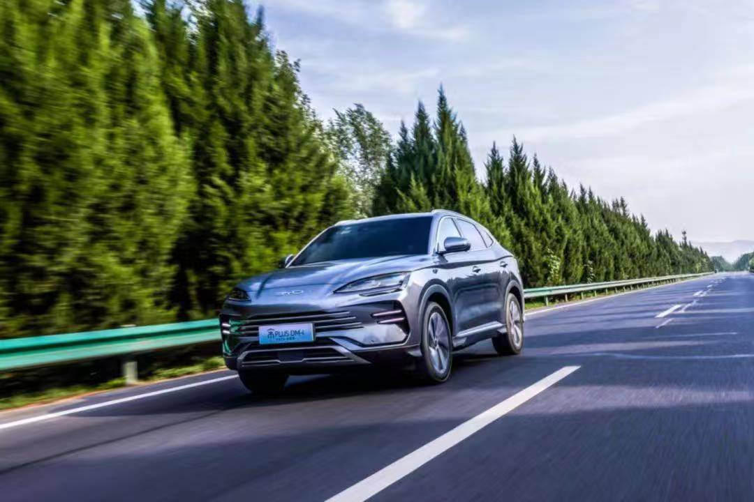 新能源SUV銷冠對決,零跑C11和宋PLUS DM-i,增程和插混怎么選?