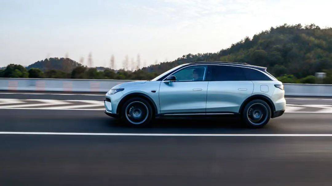 新能源SUV銷冠對決,零跑C11和宋PLUS DM-i,增程和插混怎么選?