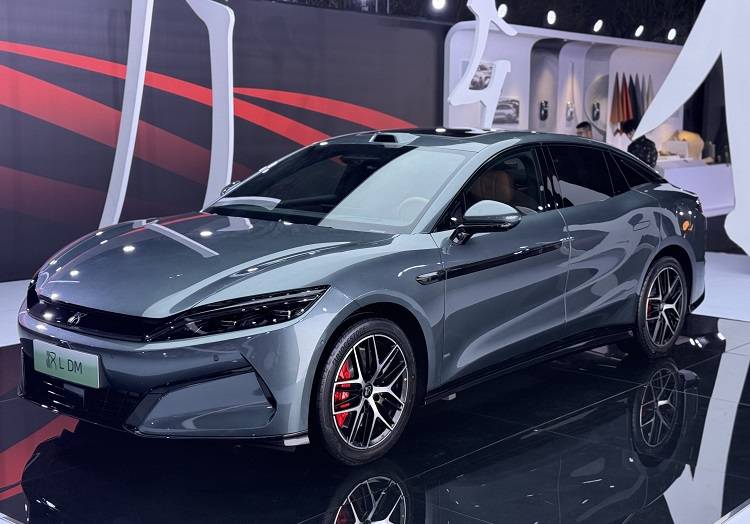 布加迪的加速,帕薩特的輪胎!比亞迪漢L設(shè)計(jì)師咋想的?