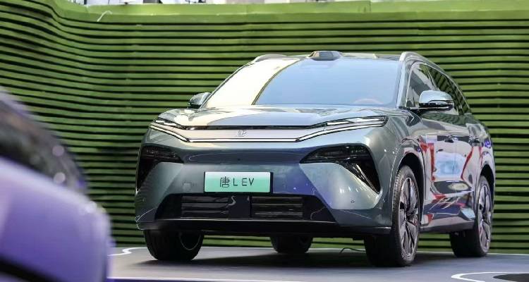 布加迪的加速,帕薩特的輪胎!比亞迪漢L設(shè)計(jì)師咋想的?