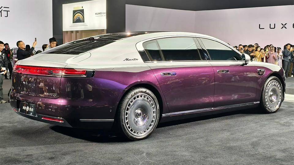 尊界S800用新雷達?中國第一輛L3,就比問界多7顆攝像頭?