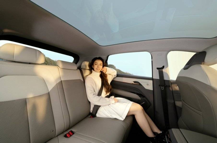 一汽奔騰悅意03:好看好開+大空間!讓過年出行生活充滿喜悅