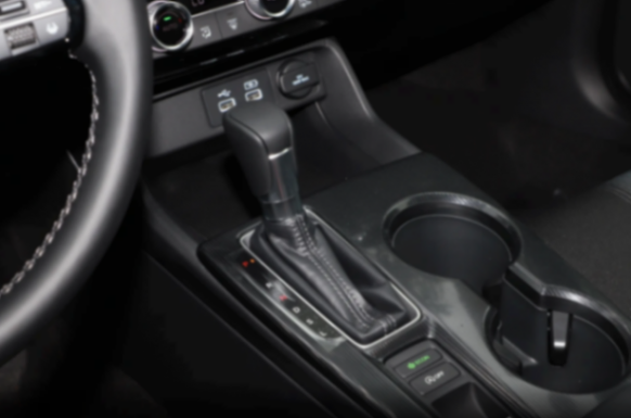 到店體驗本田思域,軸距2735mm,182馬力+4輪獨懸,值得入手嗎?