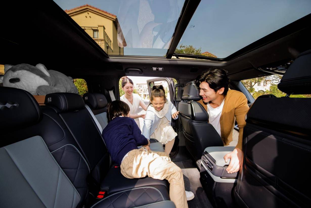 售23.98萬起 智能硬派時代來臨 方程豹豹5智駕版上市