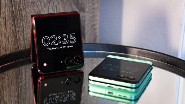 摩托羅拉Razr折疊新機(jī)開售 最低配天璣7400X 約5000元起