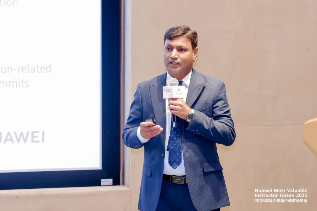 華為ICT大賽全球總決賽圓滿落幕 中東中亞9國(guó)16支隊(duì)伍斬獲榮譽(yù)