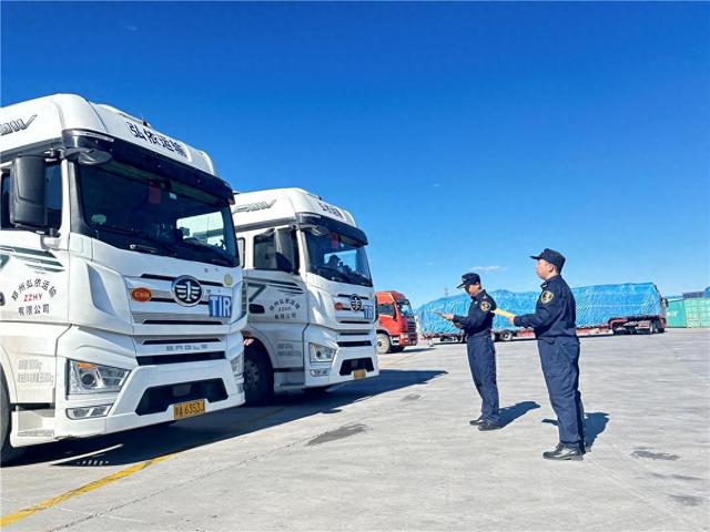 二連浩特口岸首開“跨境電商+TIR”貨運新模式