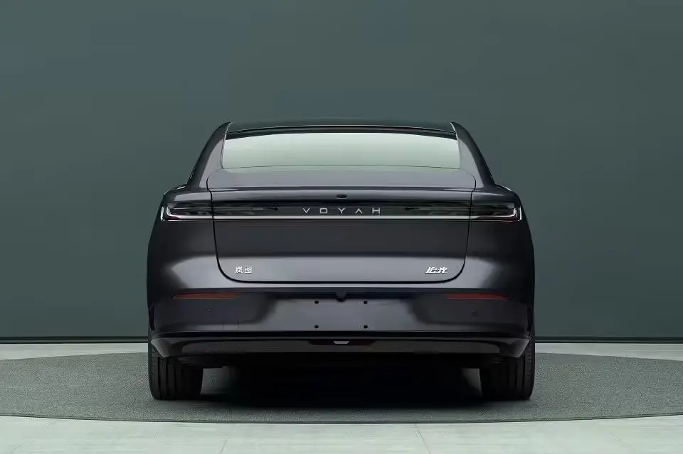 嵐圖追光L旗艦轎車(chē)完成申報(bào):插混動(dòng)力、軸距超3米、可選雙色車(chē)身 嵐圖追光L旗艦轎車(chē)完成申報(bào):插混動(dòng)力、軸距超3米、可選雙色車(chē)身