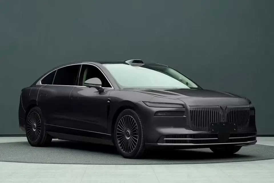 嵐圖追光L旗艦轎車(chē)完成申報(bào):插混動(dòng)力、軸距超3米、可選雙色車(chē)身 嵐圖追光L旗艦轎車(chē)完成申報(bào):插混動(dòng)力、軸距超3米、可選雙色車(chē)身