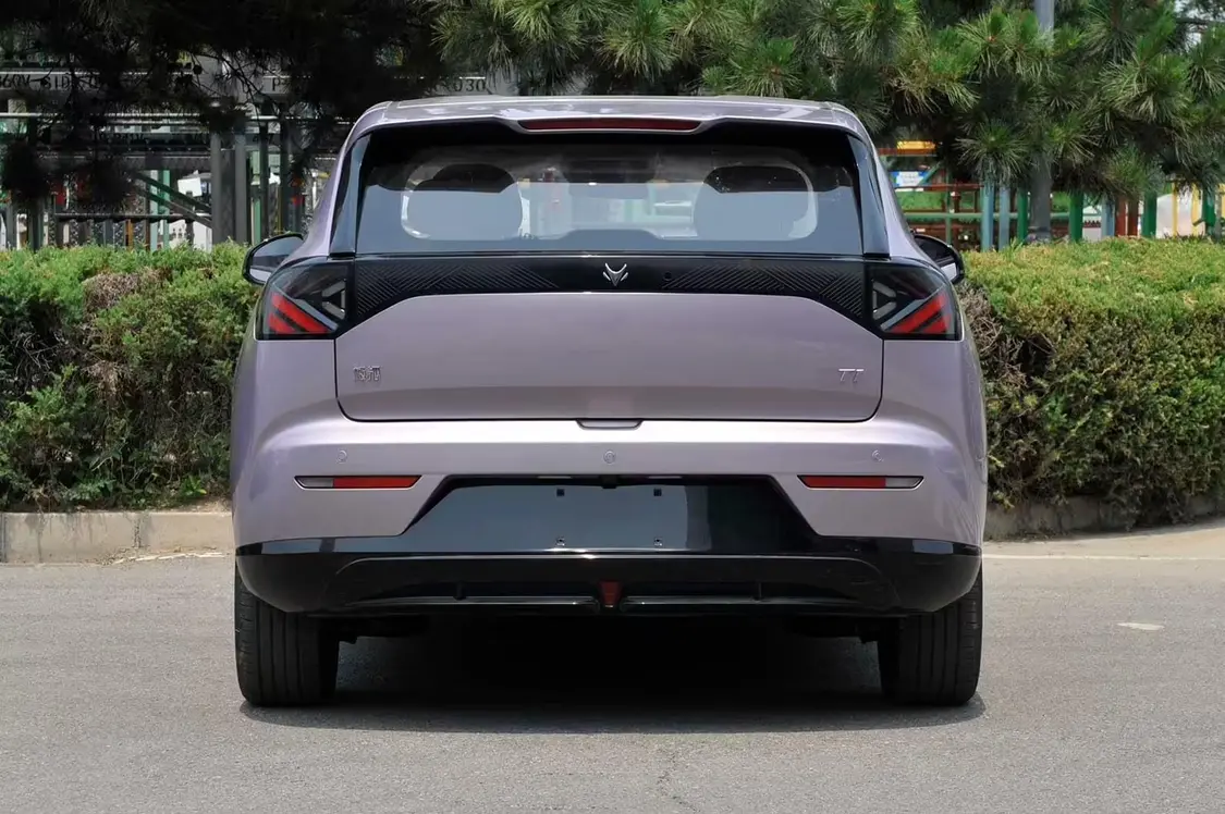 北汽極狐T1通過申報,8月下旬開啟預售,可選裝全景前視攝像頭 北汽極狐T1通過申報,8月下旬開啟預售,可選裝全景前視攝像頭