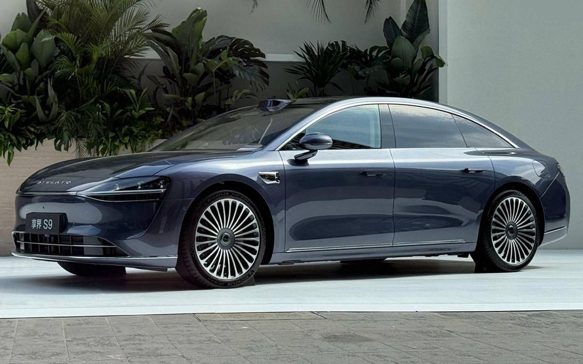 又一臺國產(chǎn)“A8”!昊鉑A8申報圖曝光,這顏值你給打幾分?