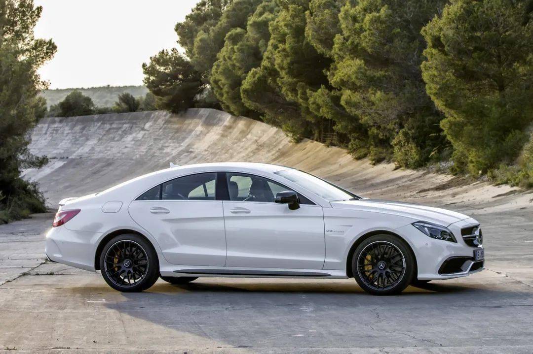 極致的優雅+爆操的性能,試玩MJ奔馳CLS63 AMG